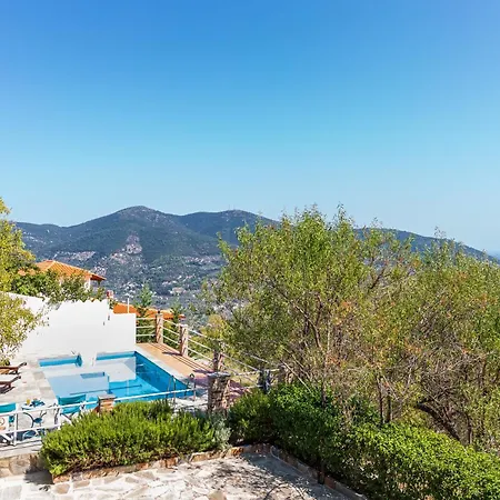 Arpaki Skopelos Town